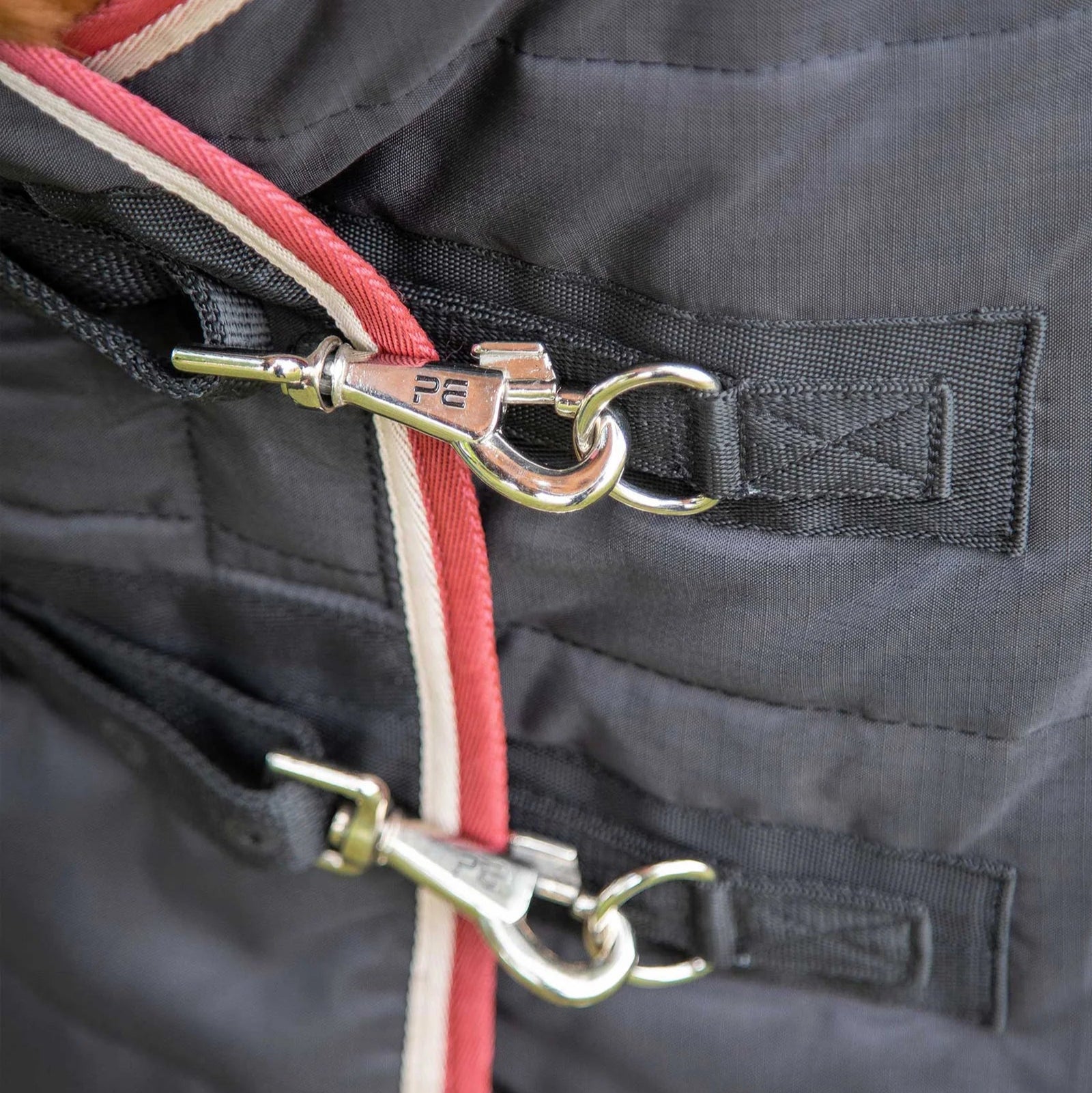 Premier Equine Garissa Stable Rug 100g Black: Quilted Horse Blanket with Secure Buckles & Straps - Breathable & Lightweight Protection