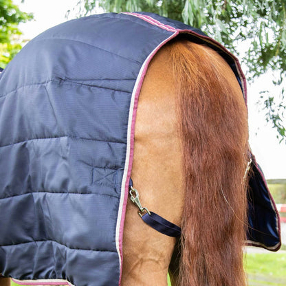 Premier Equine Garissa 100g Navy Stable Rug on Horse with Tail Strap | Lightweight Quilted Horse Rug