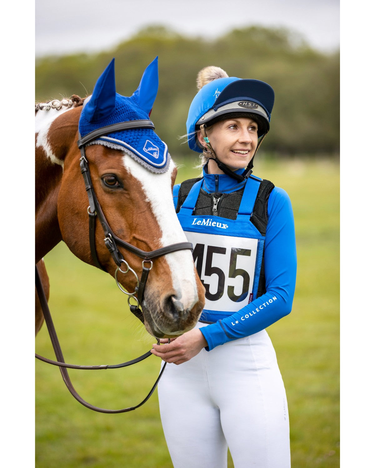 LeMieux Eventing Bib Benetton Blue: Equestrian Competitor & Horse in Matching Blue Gear, Horse Riding Apparel & Competition Wear