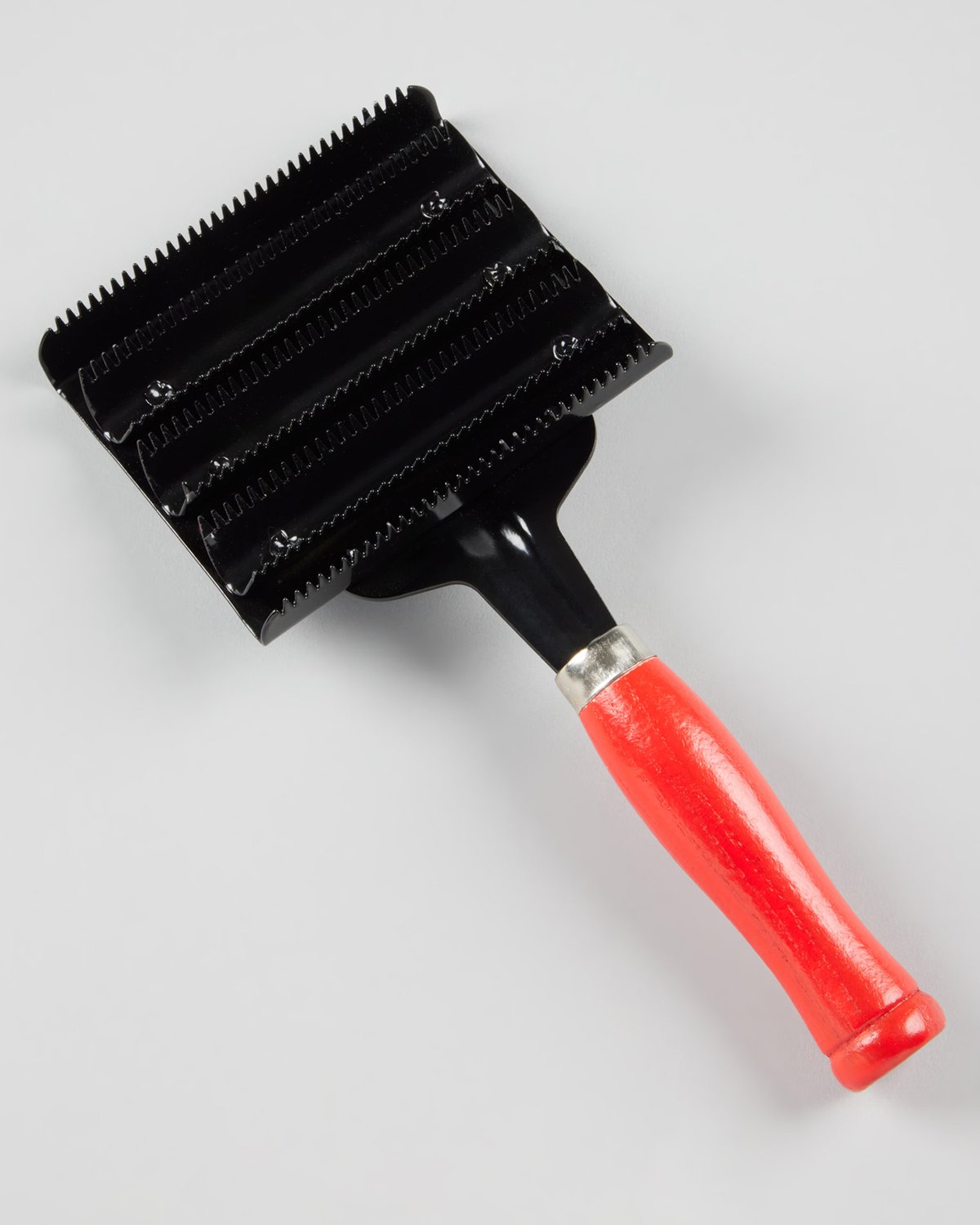 PREMIER EQUINE Metal Curry Comb - Black & Red Horse Grooming Tool