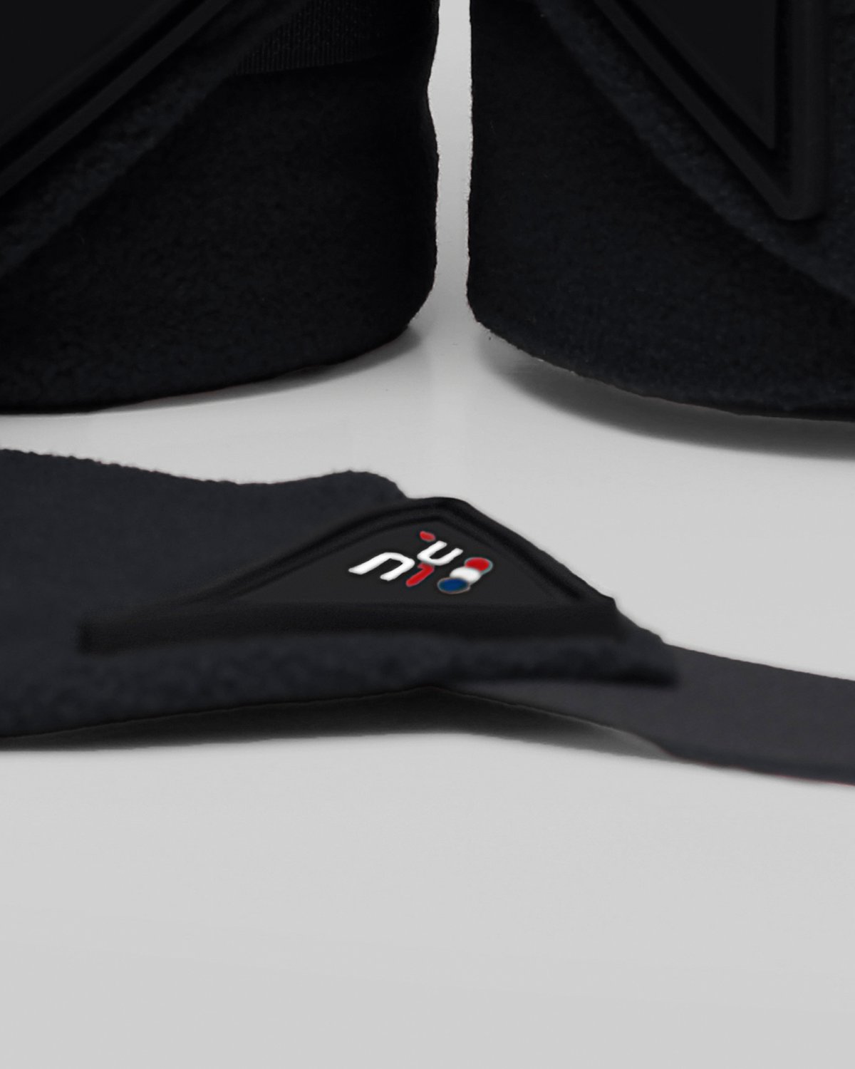 PREMIER EQUINE HORSE POLO FLEECE BANDAGES BLACK - Anti-Pill, Breathable Horse Leg Wraps