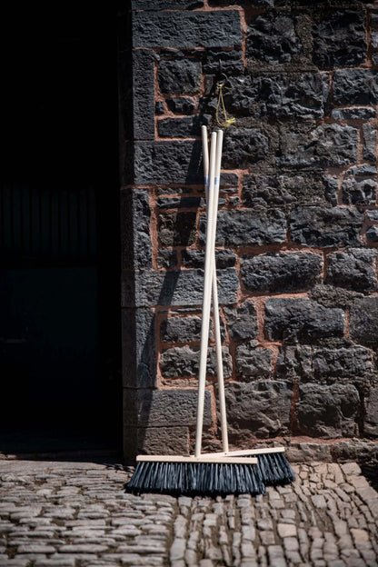 BORSTIQ Farmers Broom - Stable & Yard Cleaning, Equiflair | Best Flick Action