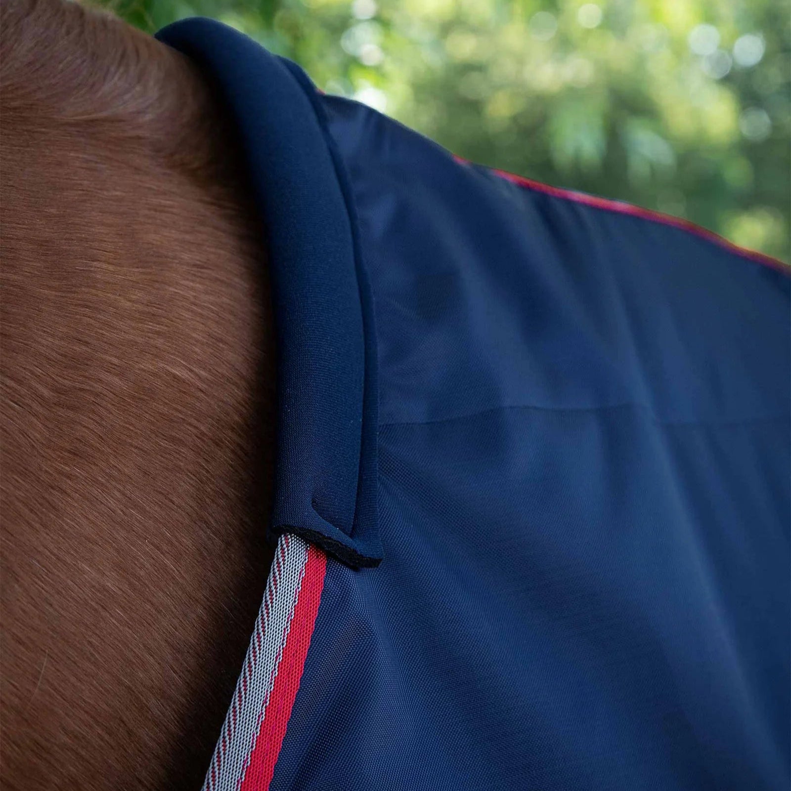 Premier Equine Stable Buster Lite 100g Navy Horse Rug - Breathable, lightweight stable wear for equine comfort & protection.
