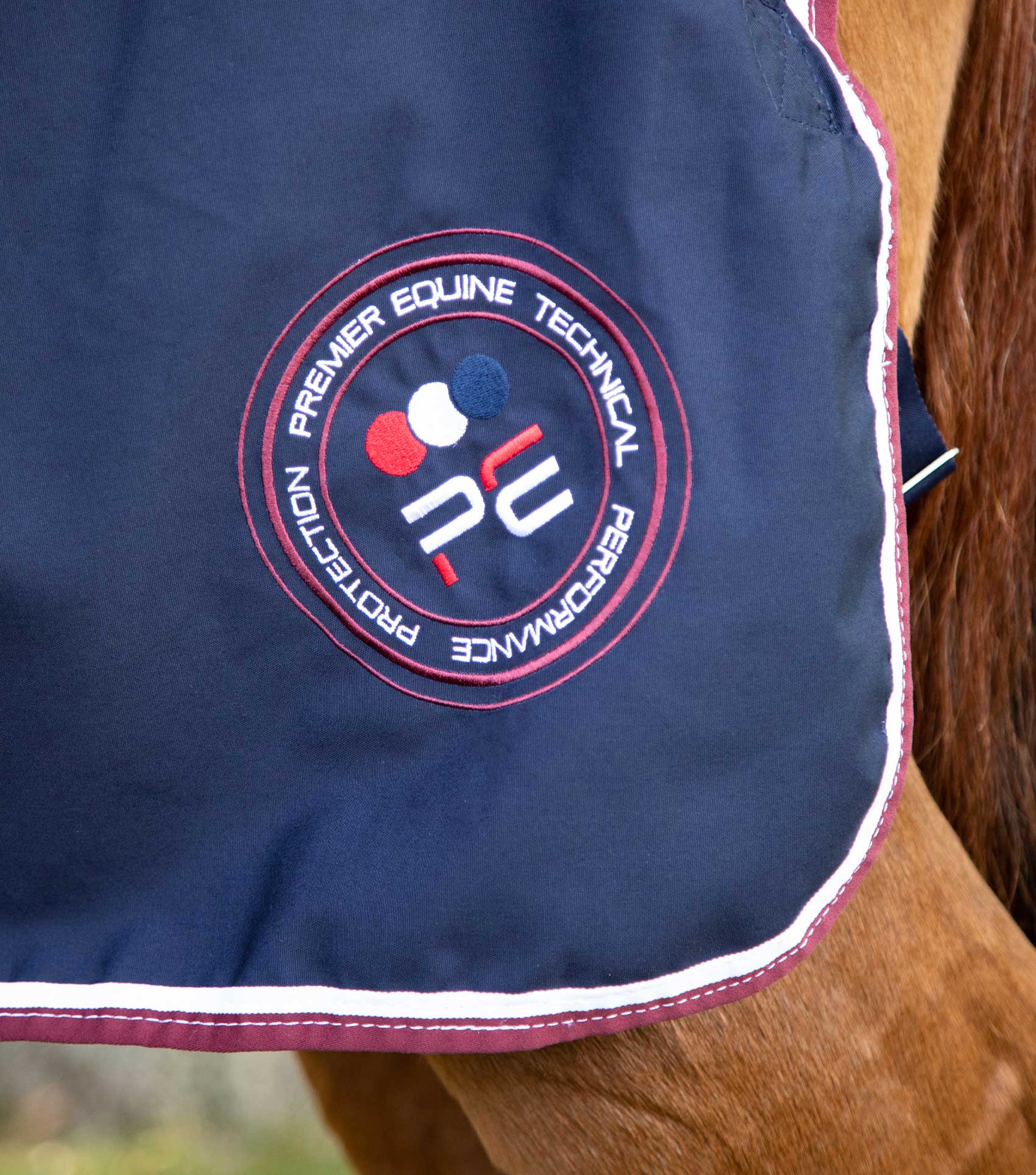PREMIER EQUINE STRATUS Stable Sheet NAVY Logo | Horse Rug Quick Drying