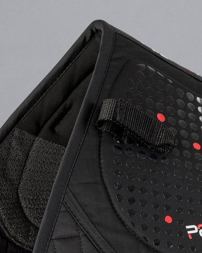 PREMIER EQUINE Close Contact Airtechnology Anti-Slip GP/Jump Square Black: Shockproof breathable saddle pad with anti-rub protection.