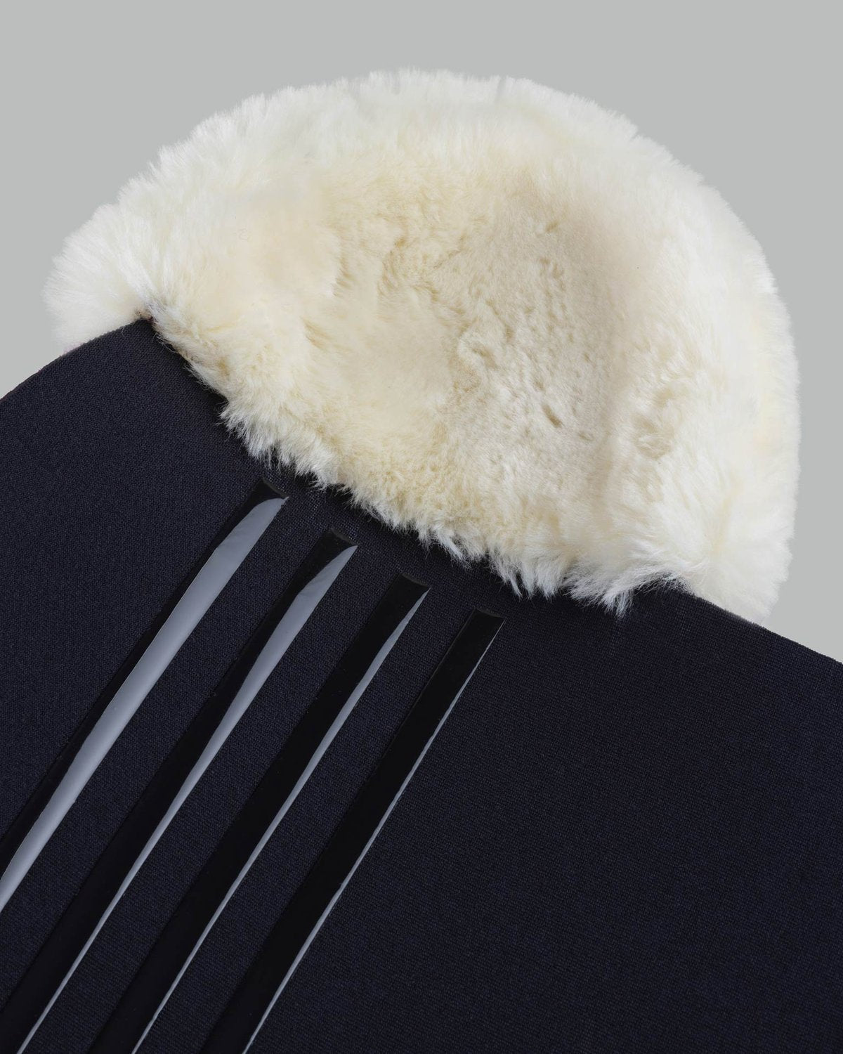 PREMIER EQUINE Techno Wool Anti-Slip Tail Guard - Black. Horse tail protection from Equiflair. High-rise design with…