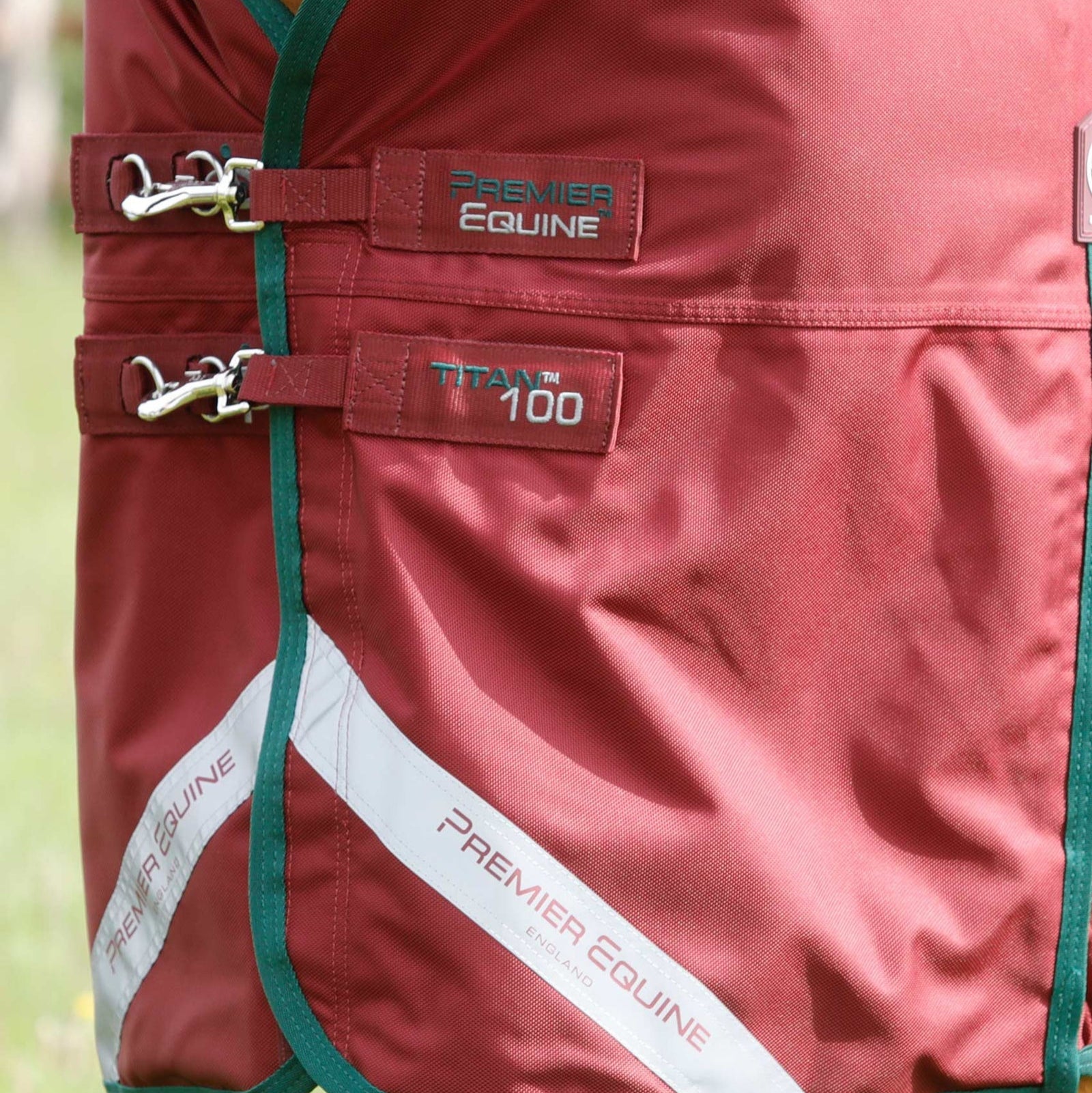 Premier Equine Titan 100g Original Turnout Rug Burgundy