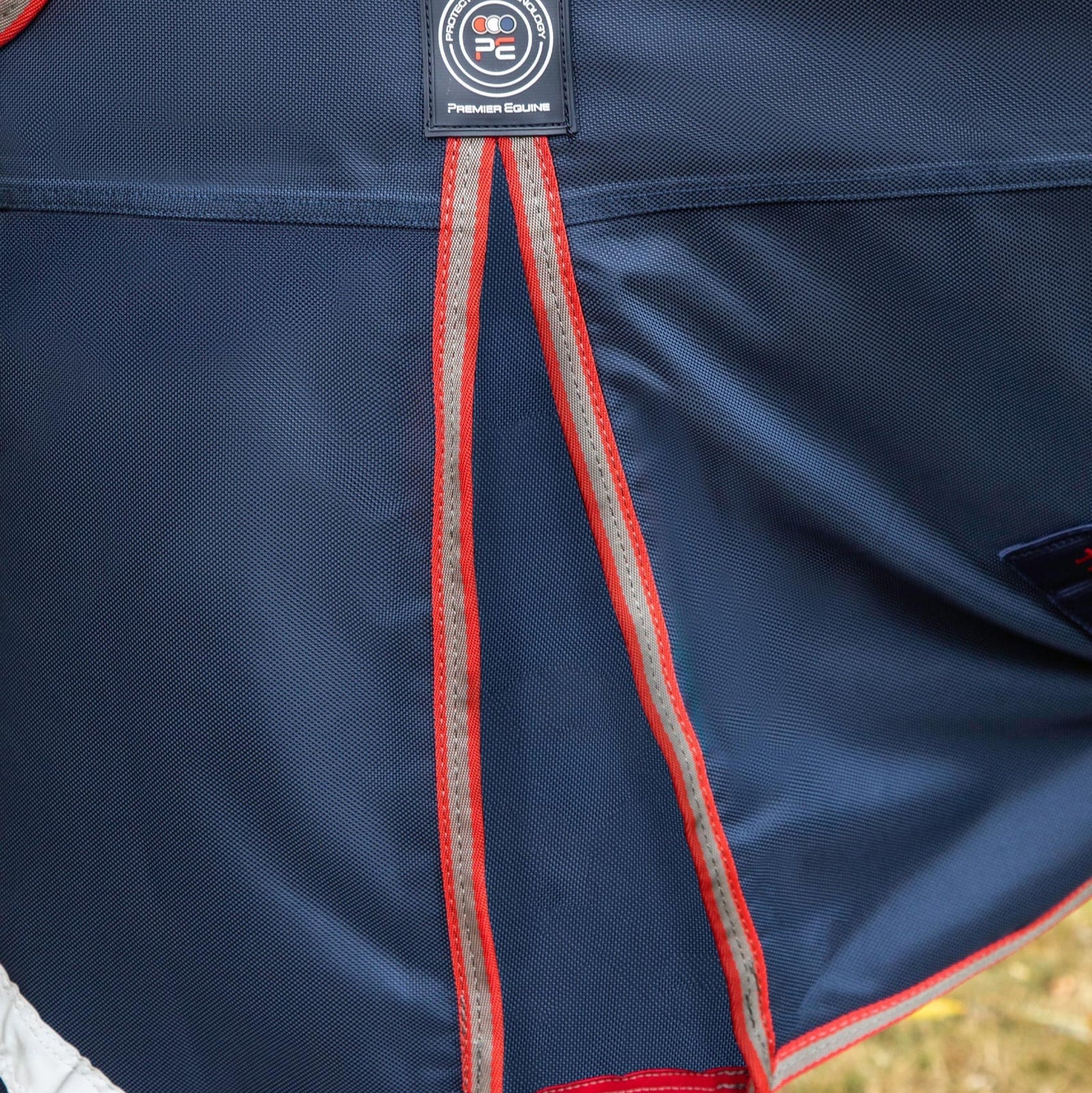 Premier Equine Titan 100g Turnout Rug with Snug-Fit Neck Cover Navy