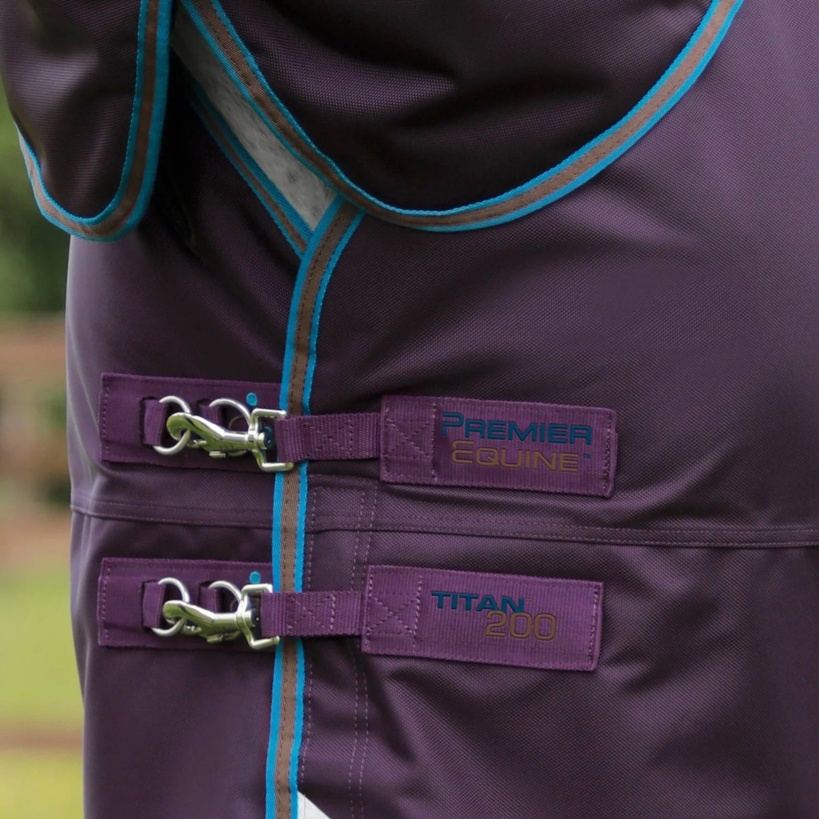 Premier Equine Titan 200g Turnout Rug with Snug-Fit Neck Cover Purple
