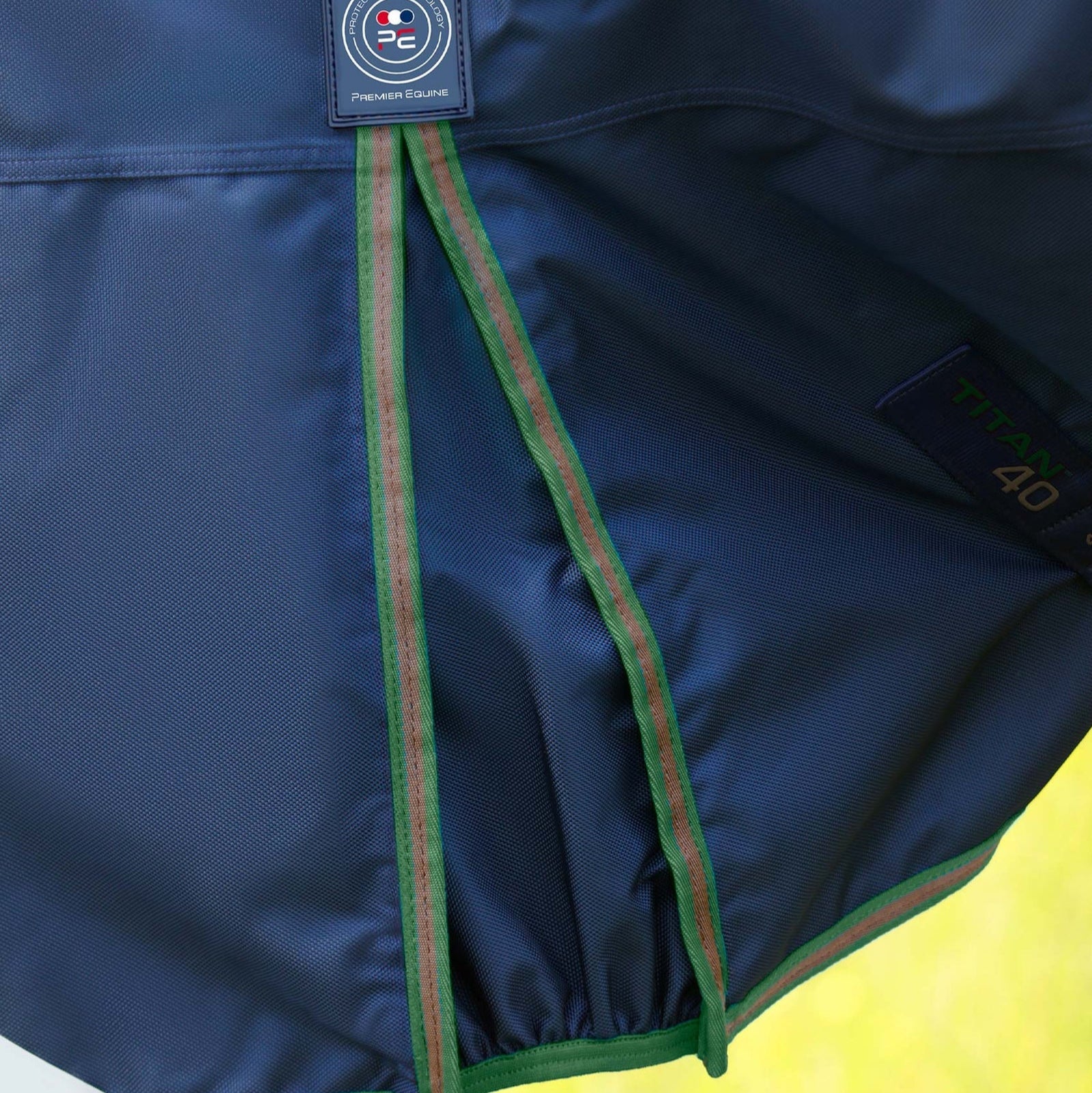 Premier Equine Titan 40g Turnout Rug with Snug-Fit Neck Cover Navy