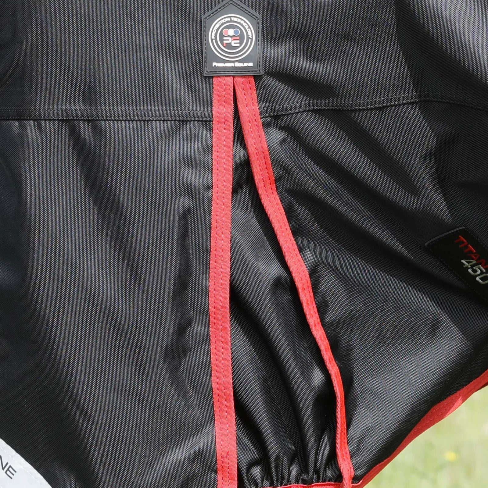 PREMIER EQUINE TITAN 450G Black Turnout Rug | Horse Winter Protection | Equiflair