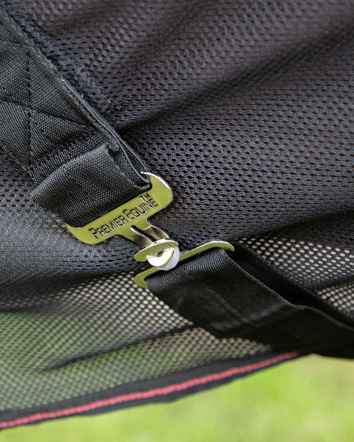 PREMIER EQUINE Ventoso Mesh Cooler Black: Horse cooling rug with T-bar chest fastening. Equiflair tack.