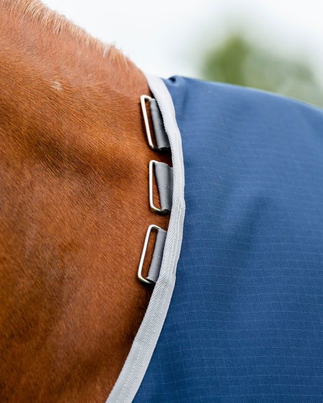 Horseware Amigo Turnout: Navy Horse Rug Detail with Buckles