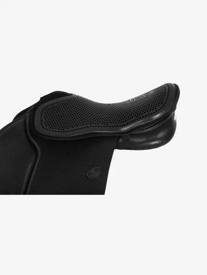 Lemieux Gel Out Seat Saver Black: Equestrian Comfort & Stable Ride. Horse Riding Saddle Accessory