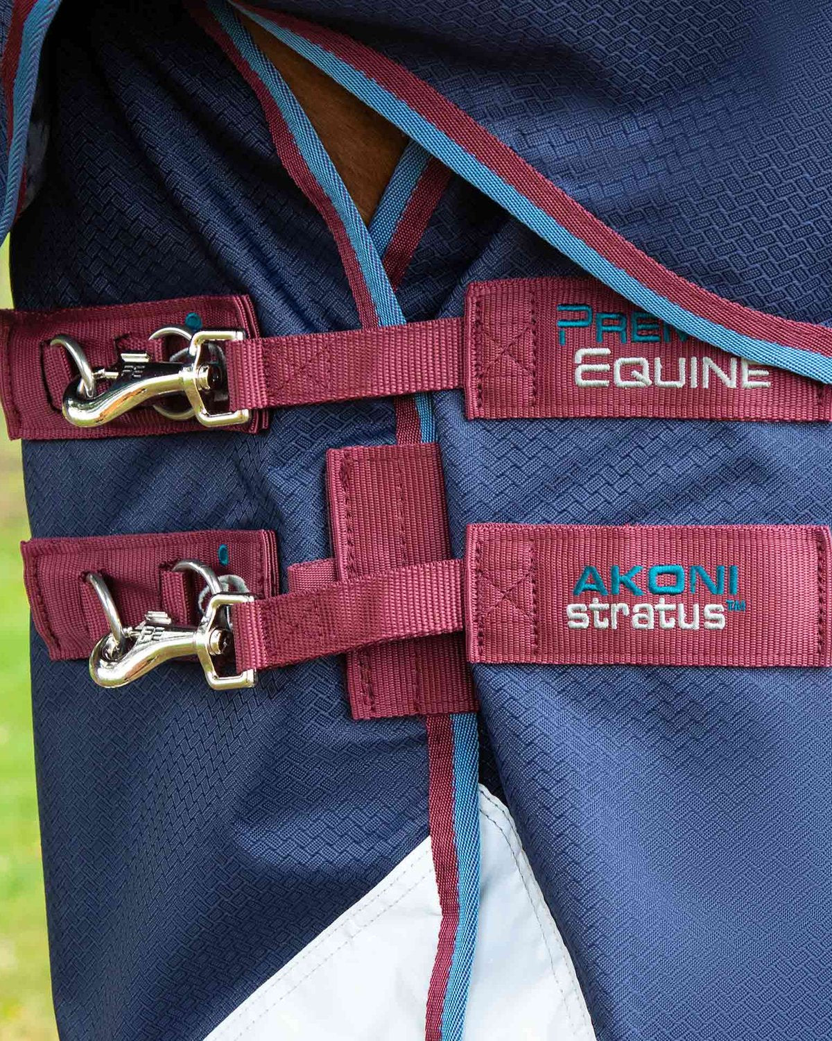 Premier Equine Akoni 0g Turnout Rug with Classic Neck Cover Navy