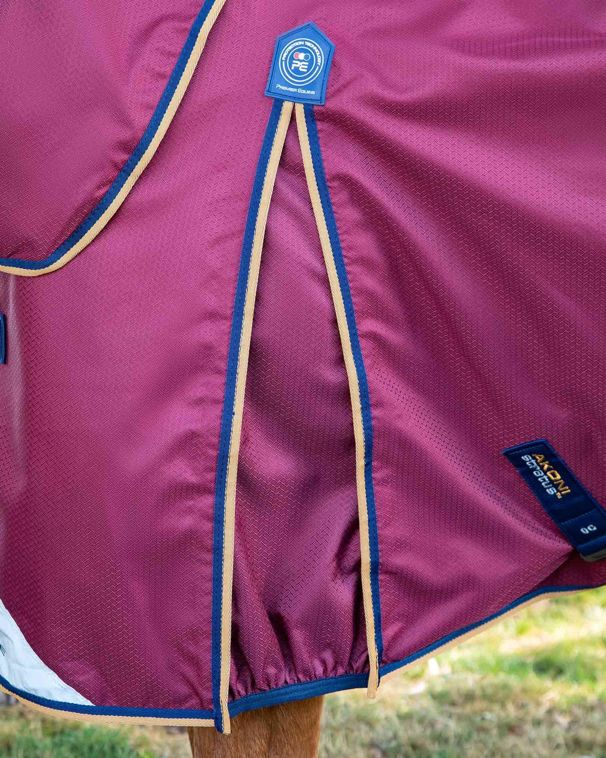 Premier Equine Akoni 0g Turnout Rug with Classic Neck Cover Wine