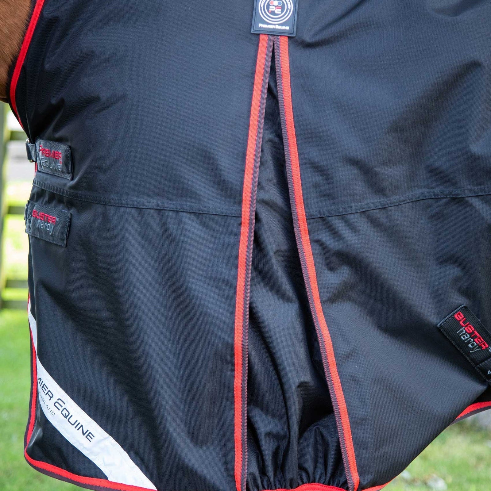 PREMIER EQUINE BUSTER HARDY 400G Black Turnout Rug - Durable & Waterproof Horse Rug