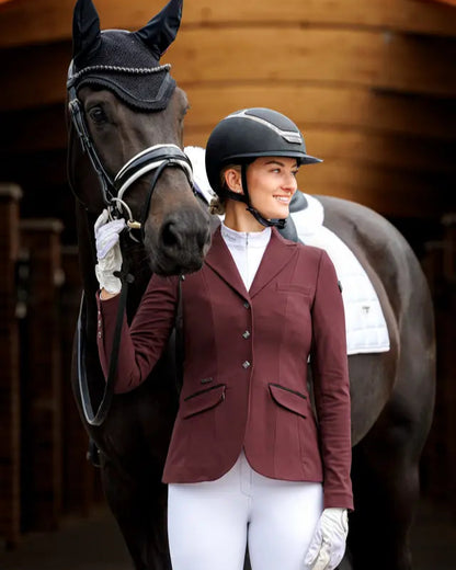 LE MIEUX DYNAMIQUÉ Burgundy Show Jacket on Equestrian Model with Horse | Equiflair Saddlery