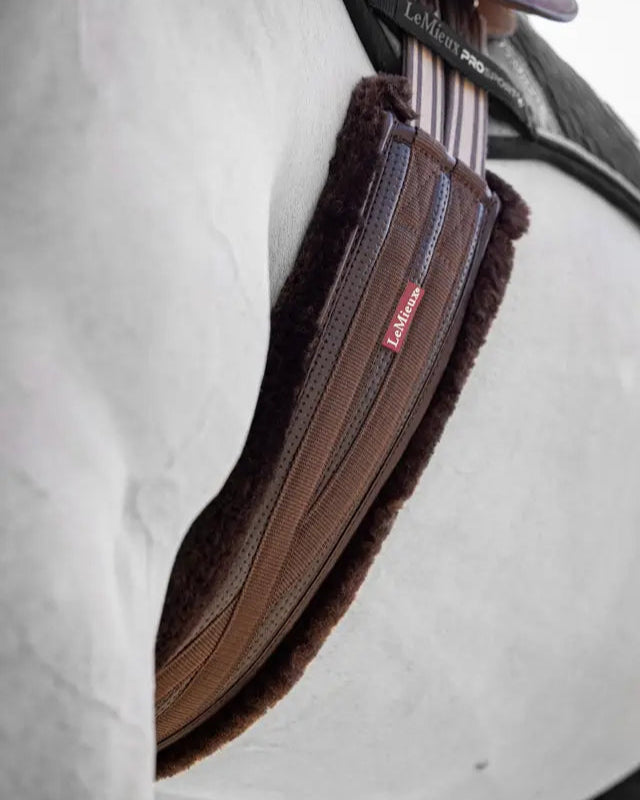 LeMieux Fleece Lined Anatomic Girth Brown/Brown