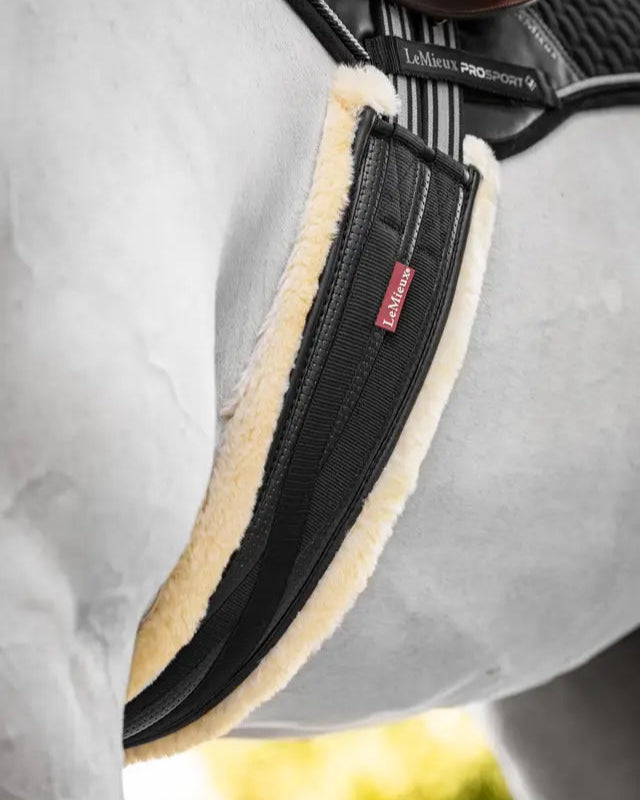LeMieux Fleece Lined Anatomic Girth Black/Natural
