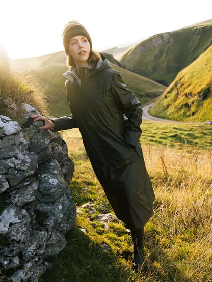 LEMIEUX ALL ELEMENTS COAT ALPINE: Women's Waterproof Outdoor Coat, Hiking in the countryside.