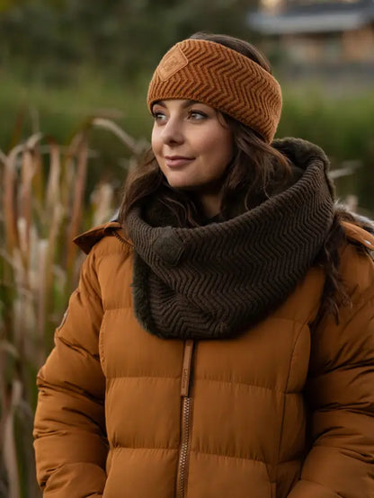 LeMieux Lila Alpine Snood: Stylish women's neck warmer, fur-lined for winter warmth. Shop Equiflair!