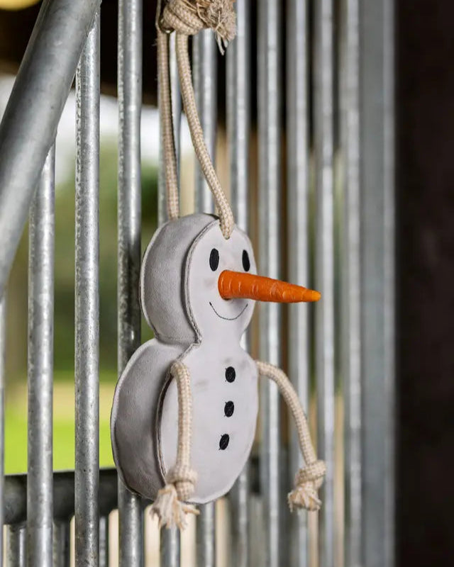 LEMIEUX Horse Toy Snowman: Equestrian Stable Toy with Carrot Hole and Rope Arms - Fun for Horses