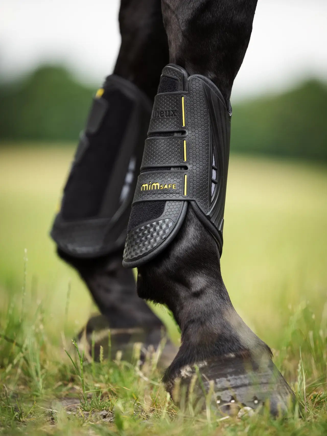 LeMieux MiMsafe XC Boots Front Black: Equestrian Horse Leg Protection. 