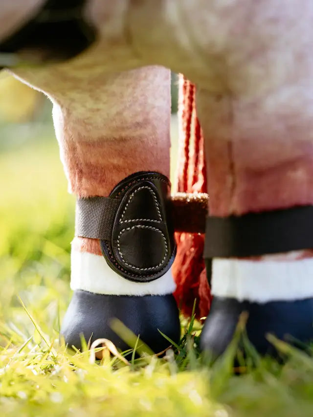 LEMIEUX Toy Pony Capella Boots Brown: Faux leather leg protection for toy ponies, equestrian schooling equipment, kids riding toys.