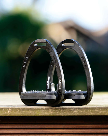 LEMIEUX VECTOR CONTROL STIRRUP BLACK: Equestrian stirrups, black safety stirrups for horse riding