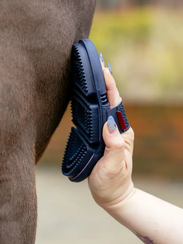 LeMieux Flexi Curry Comb Peony - Horse Grooming Tool for Removing Dirt & Loose Hair