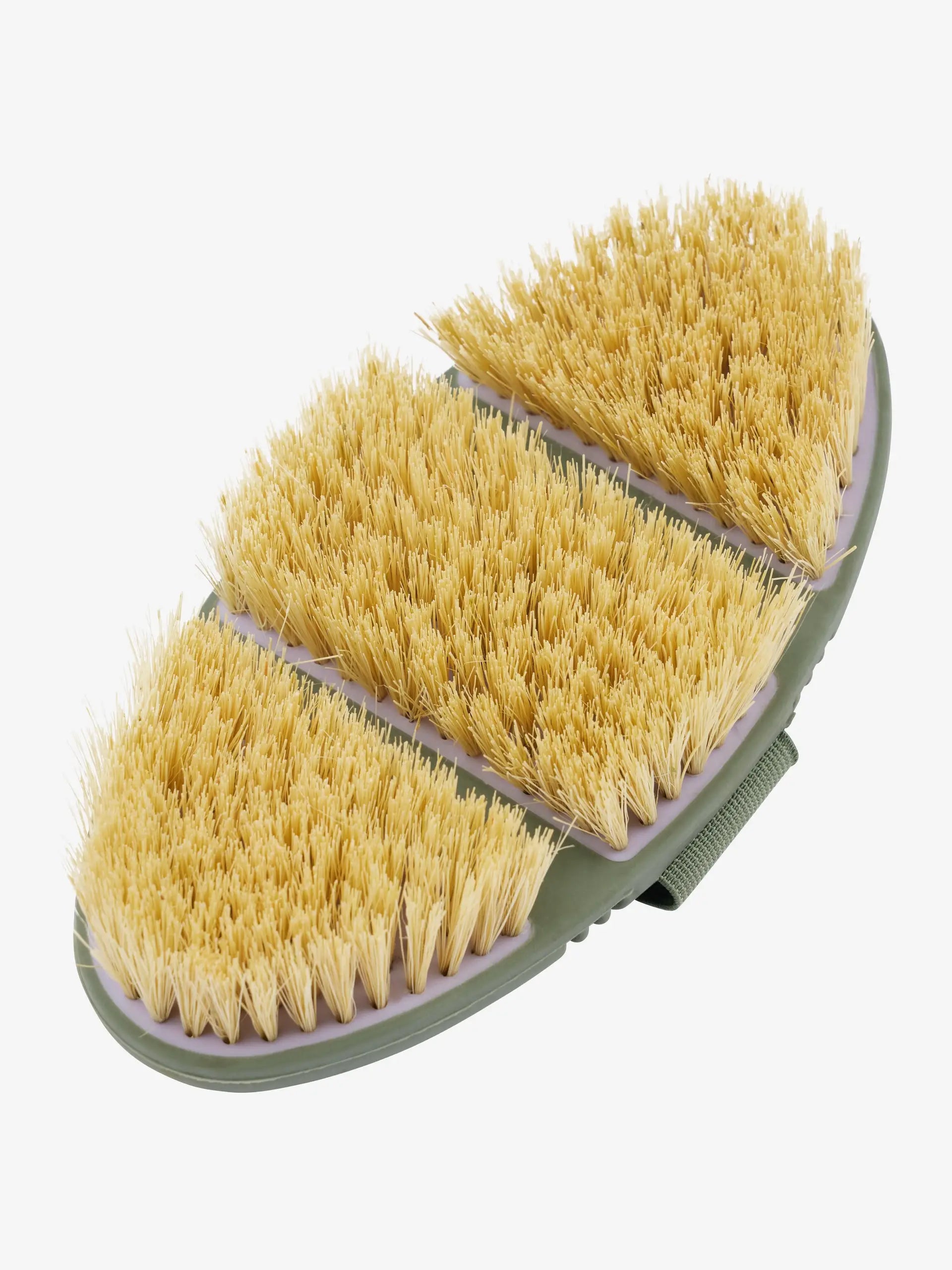 LeMieux Flexi Scrubbing Brush - Lilac - Equiflair Horse Grooming Brush for Tough Dirt Removal, Comfortable Ergonomic Grip