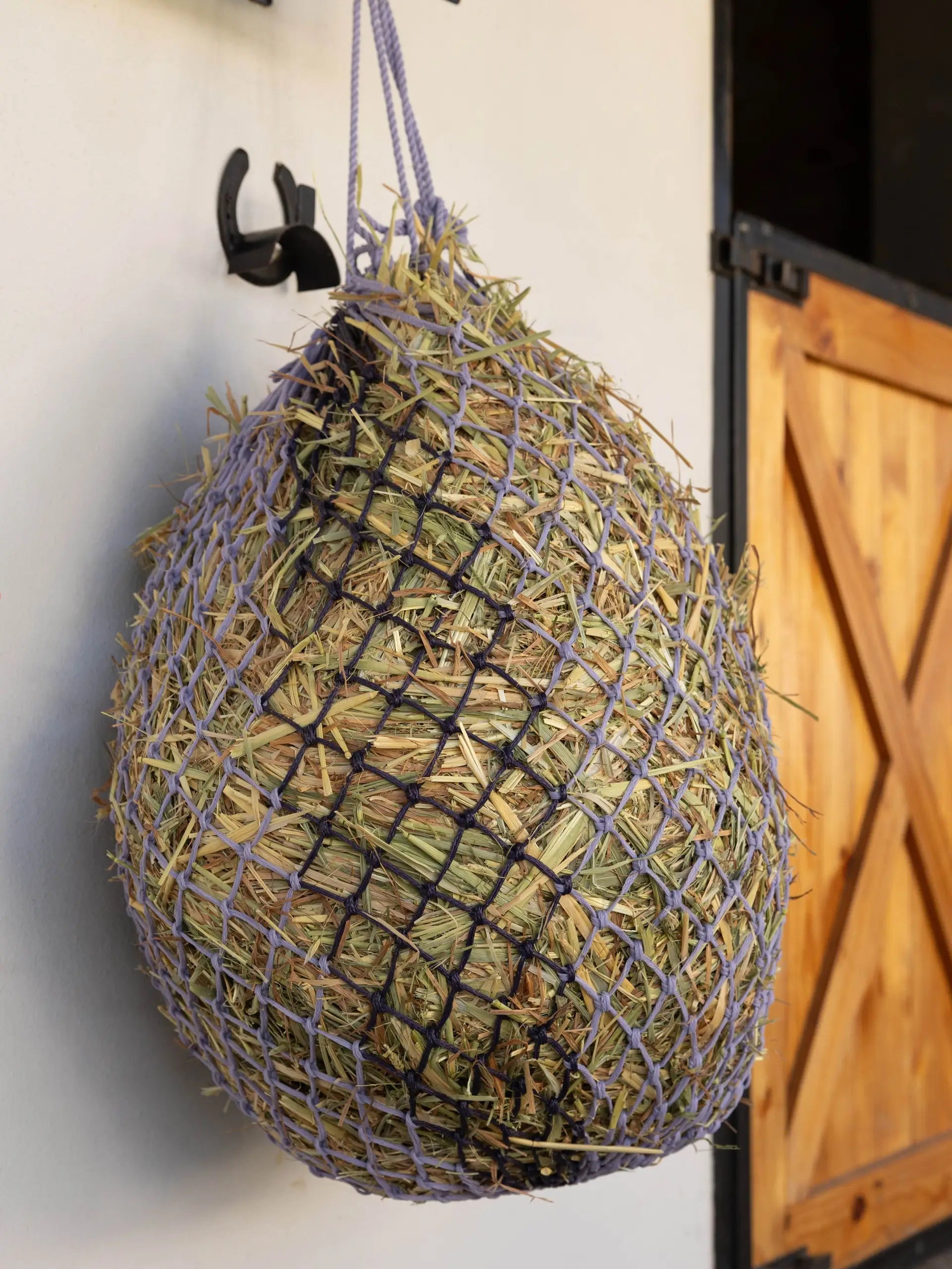 LEMIEUX HIPPO Haynet - Juniper/Lilac - Equiflair. Slow feeder hay bag for horses. Durable net hanging from horseshoe hook