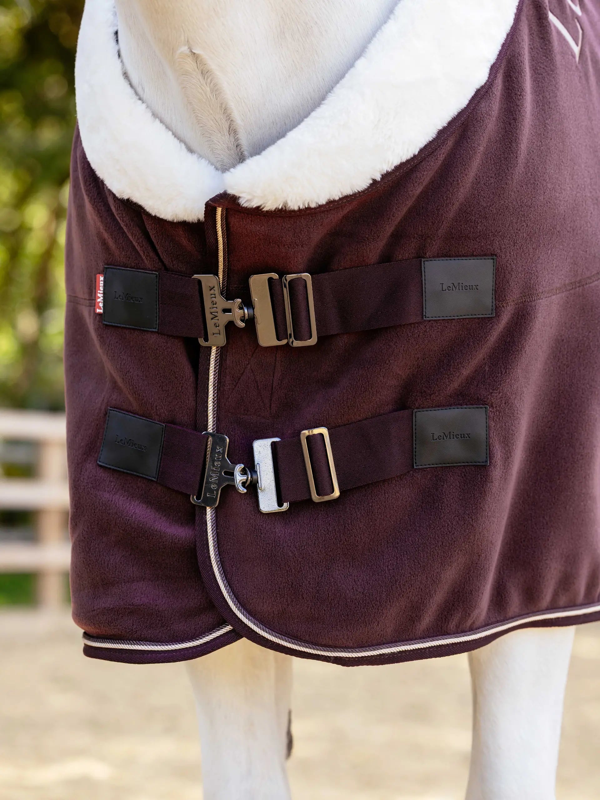 LeMieux Kudos Luxe Fleece Rug Damson