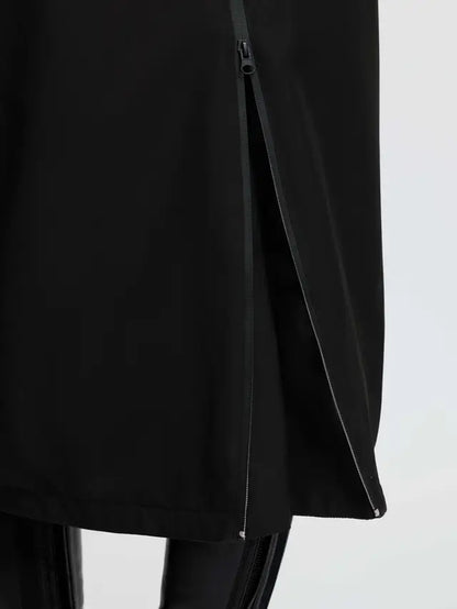 LeMieux Young Rider black waterproof HydroShield robe zipper detail