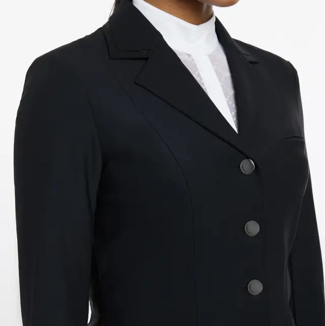 LeMieux Zoe Black Show Jacket: Elegant equestrian competition attire for dressage, featuring a tailored fit and sleek design. 