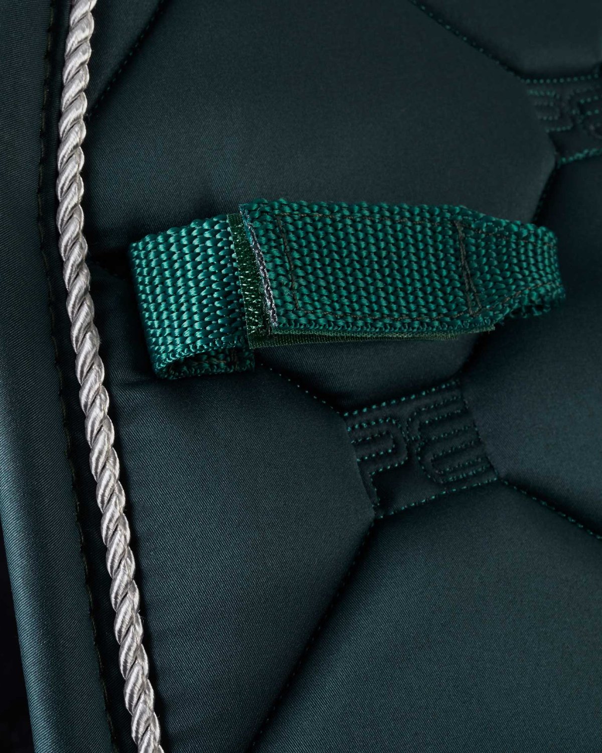 Premier Equine Olive Green Saltare Dressage Saddle Pad | Close Contact