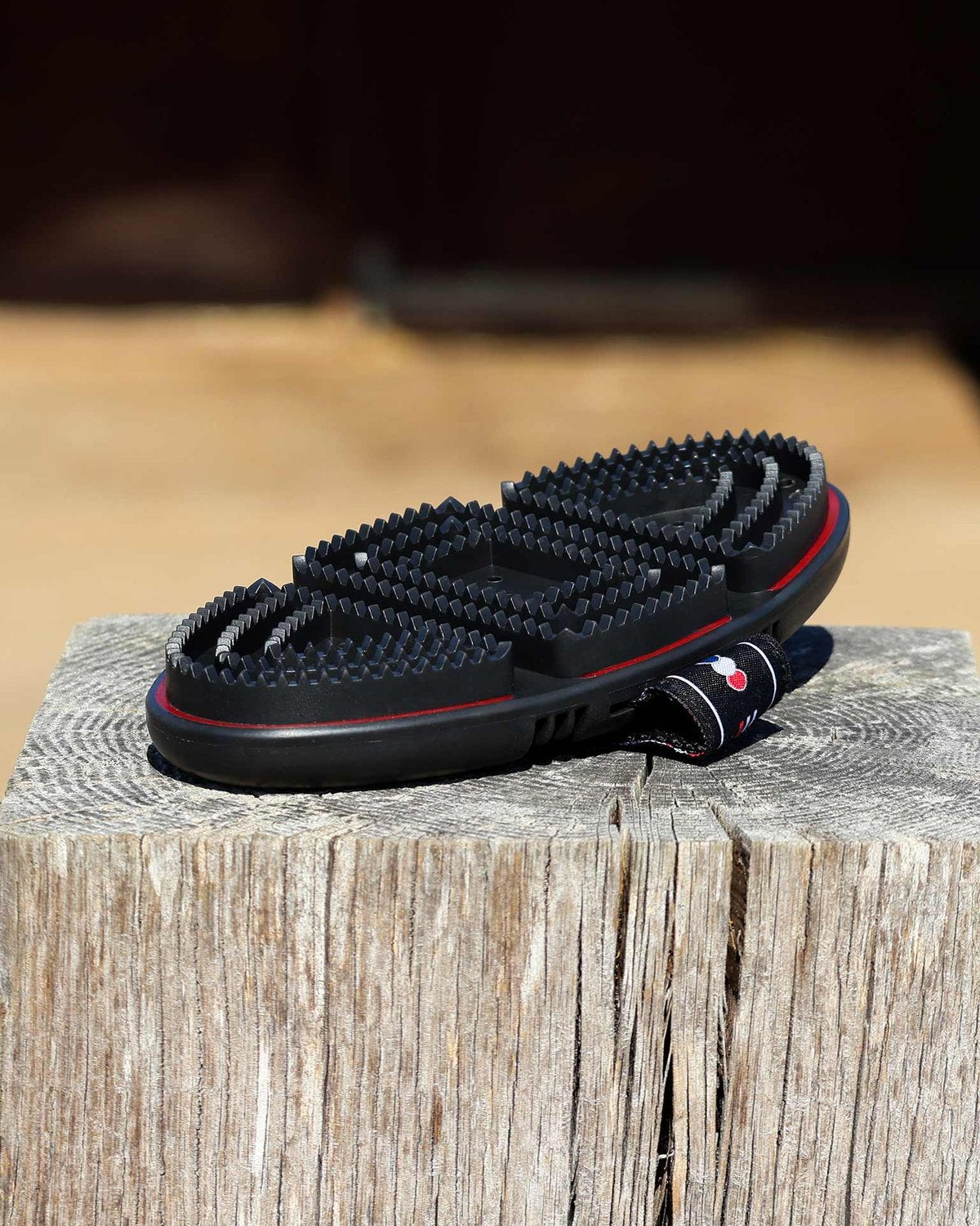 Premier Equine Flexi Curry Comb Black & Red - Horse Grooming Brush to Remove Dirt & Loose Hair | Equiflair