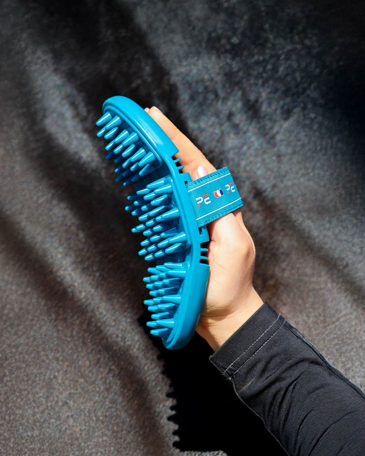 Premier Equine Soft-Touch Flexi Massage Brush Med Blue & Peacock: Horse Grooming & Massage Tool