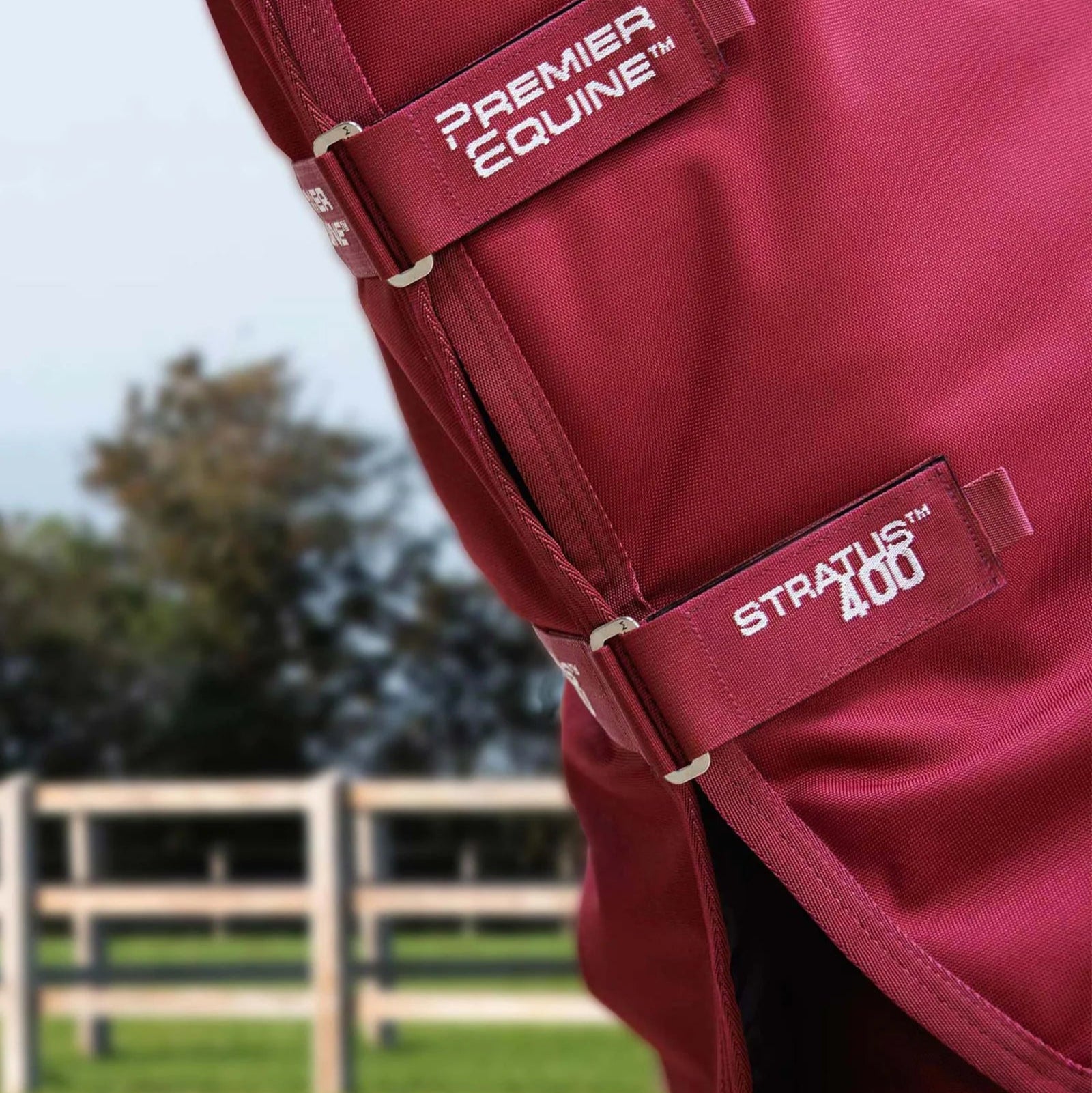 Premier Equine Stratus 1200 Series 400g Turnout Rug with Classic Neck Cover Burgundy