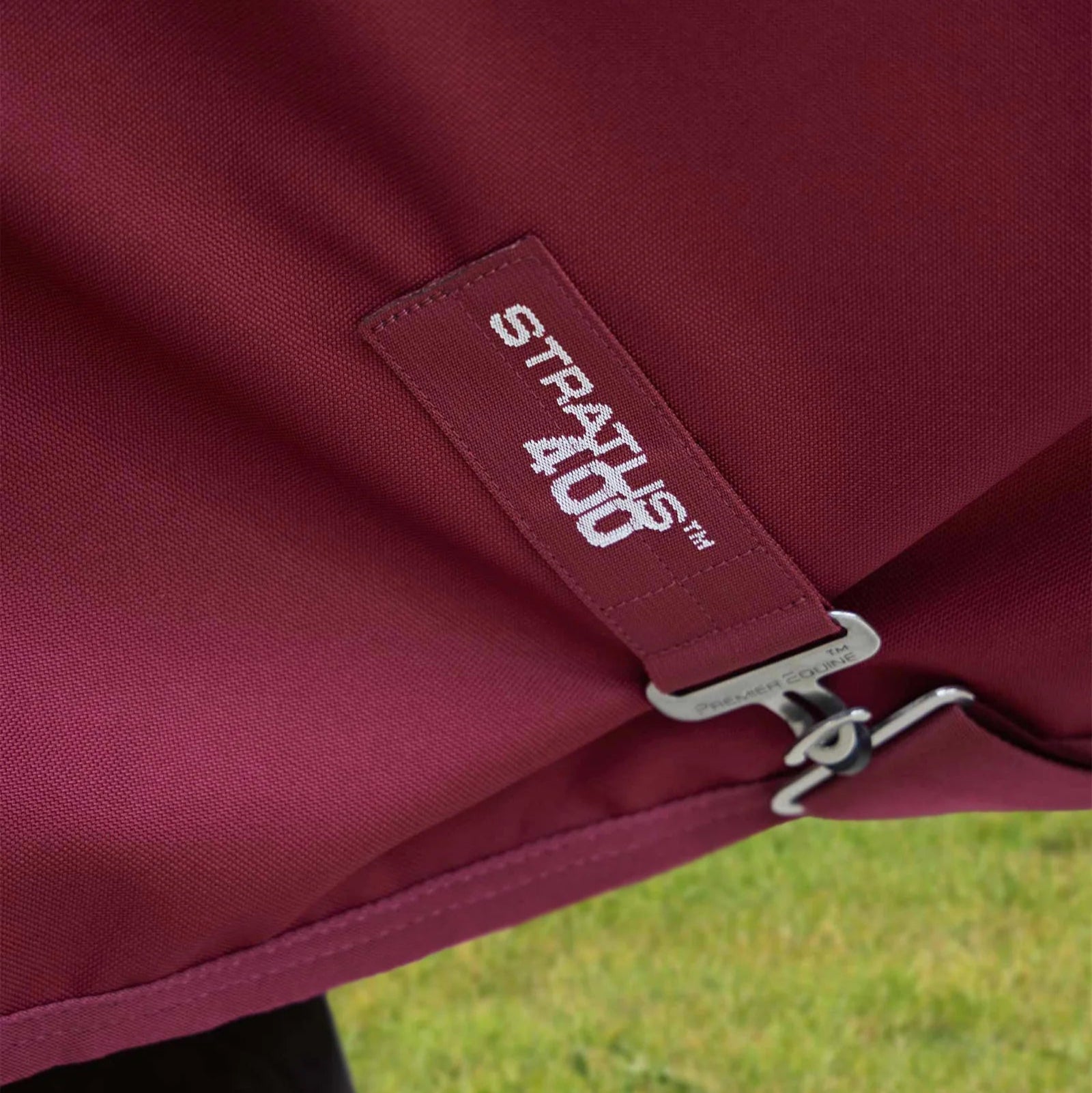 Premier Equine Stratus 1200 Series 400g Turnout Rug with Classic Neck Cover Burgundy