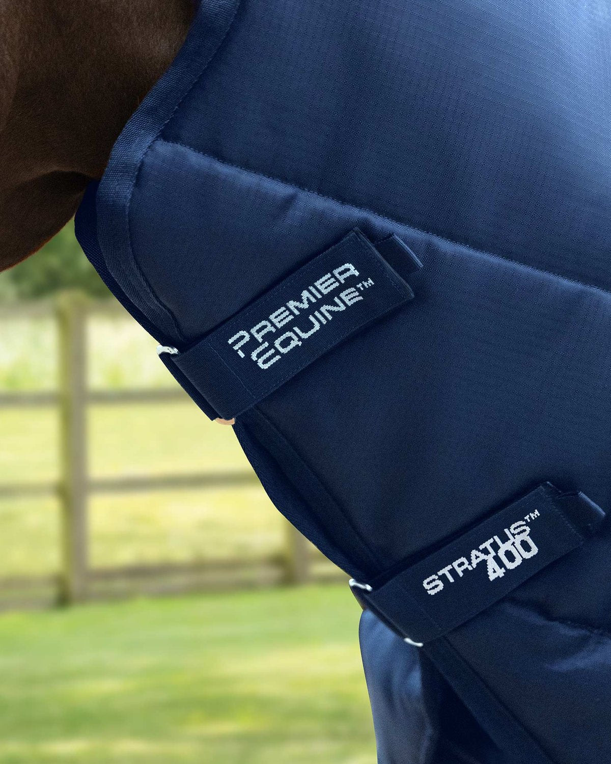 PREMIER EQUINE STRATUS 400g Stable Rug with Neck Cover - Horse Blanket