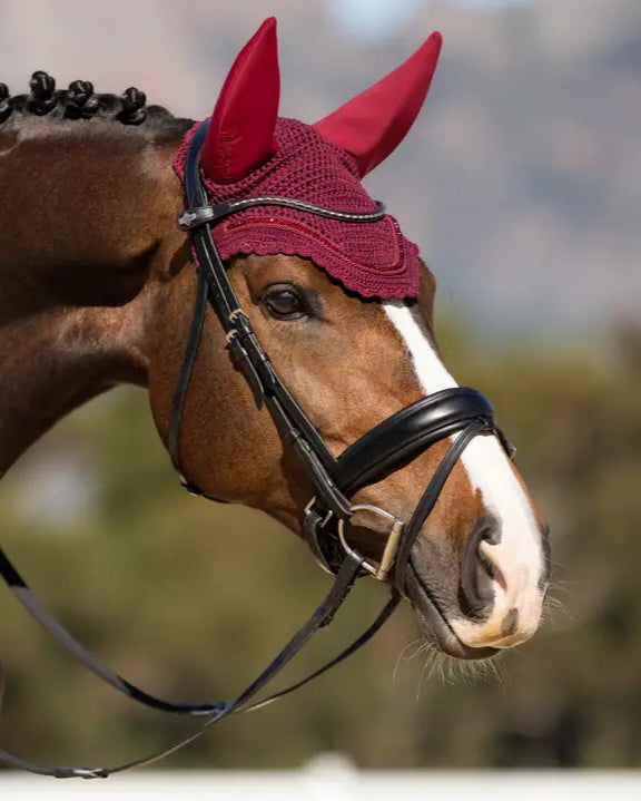 LeMieux Diamante Acoustic Fly Hood Burgundy: Horse riding gear for dressage. Soundproof ear cover.
